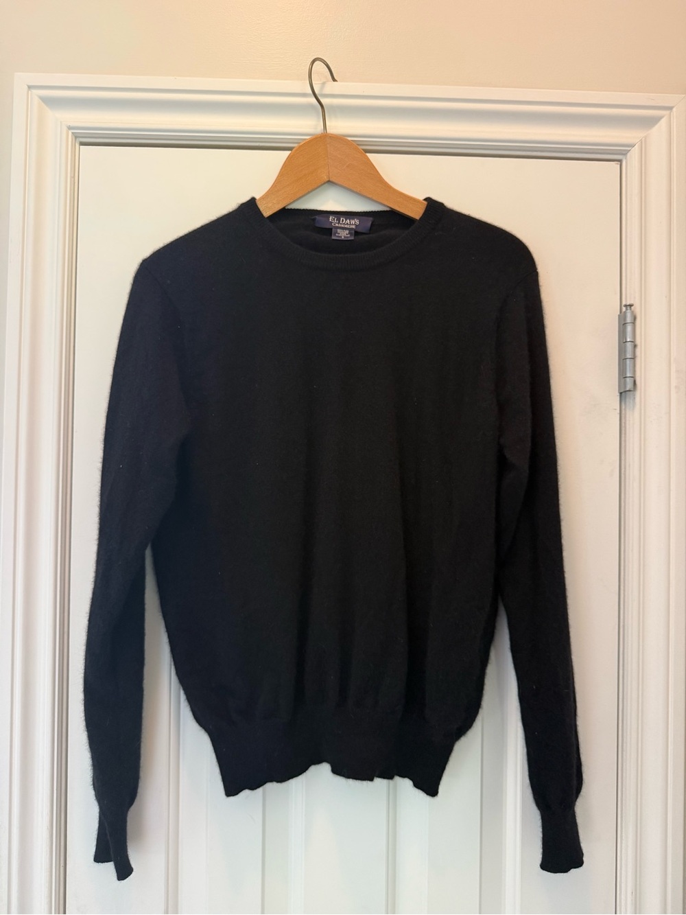 El Daws 100% cashmere black sweater